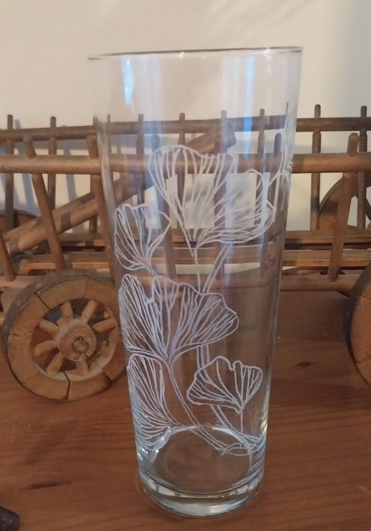 Grand verre gravé de feuilles de ginkgo par Nat'créa verre
